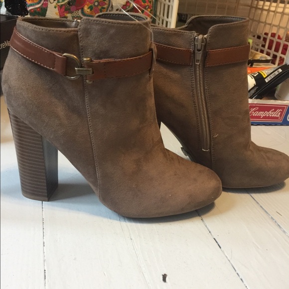 Ankle boots - Picture 1 of 6